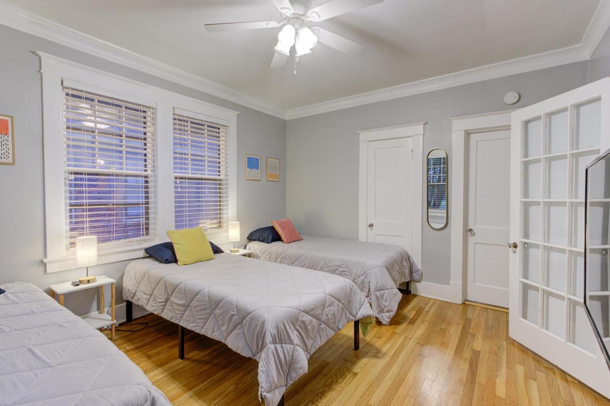 Spacious With 6 Beds, Games, And Fire Pit - Close To Beale Street, Bbq, Graceland, & Liberty Bowl *
